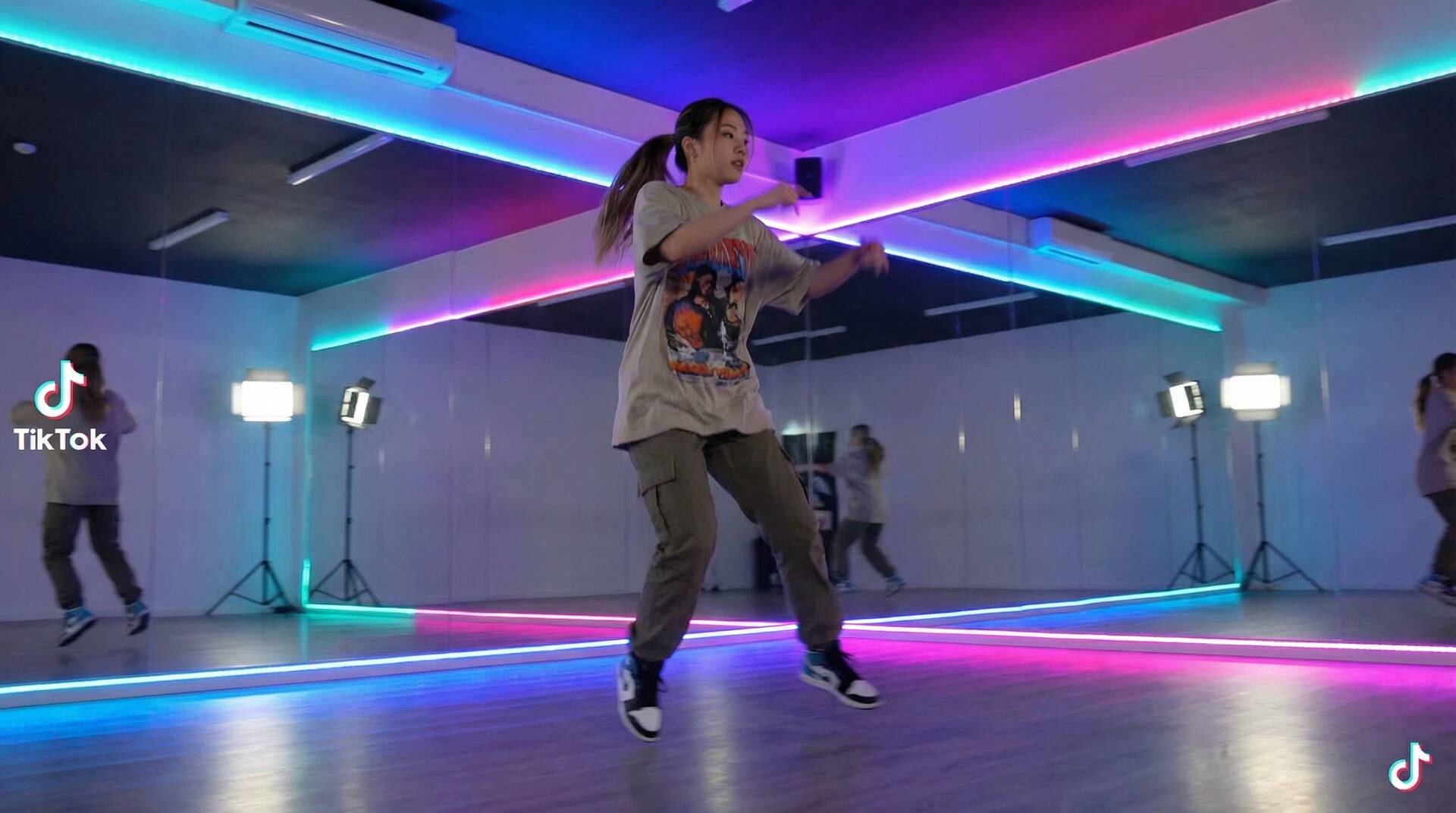 51漫画美少女写真视频